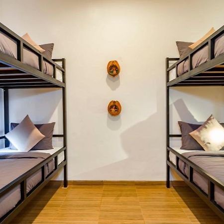 Aura Dormitory House Ubud Extérieur photo