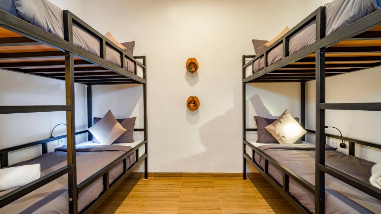 Aura Dormitory House Ubud Extérieur photo