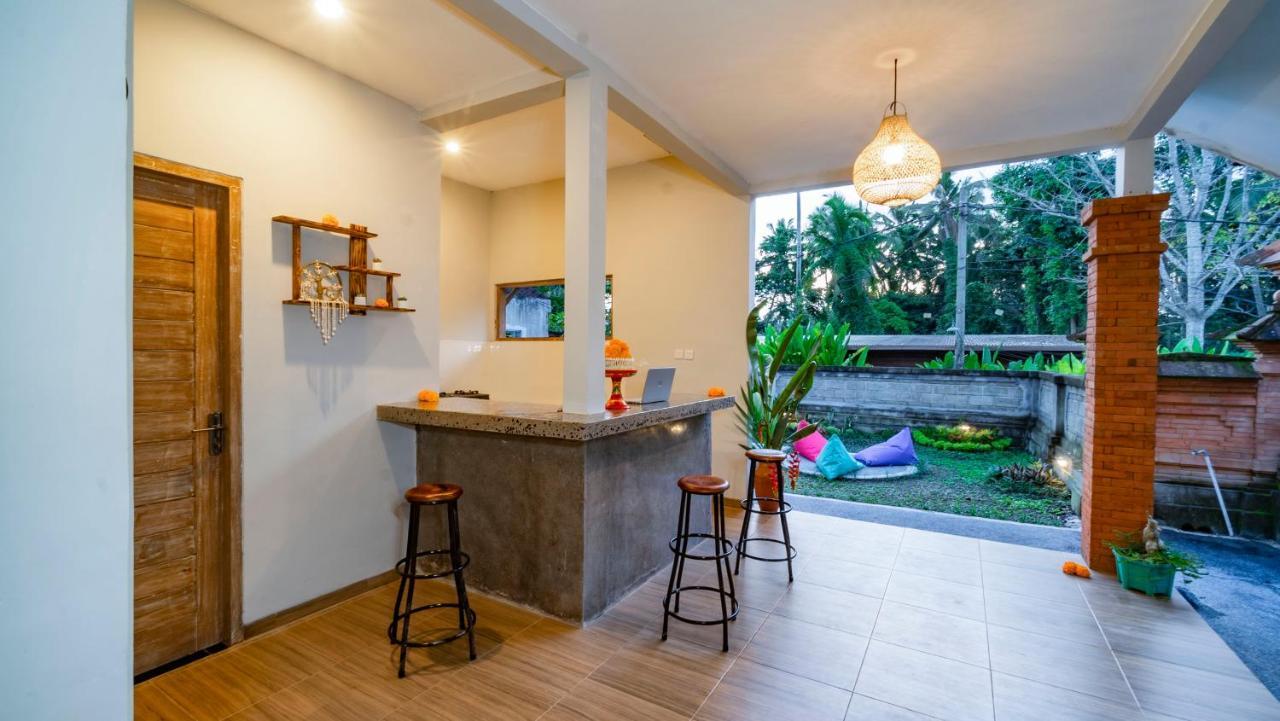 Aura Dormitory House Ubud Extérieur photo