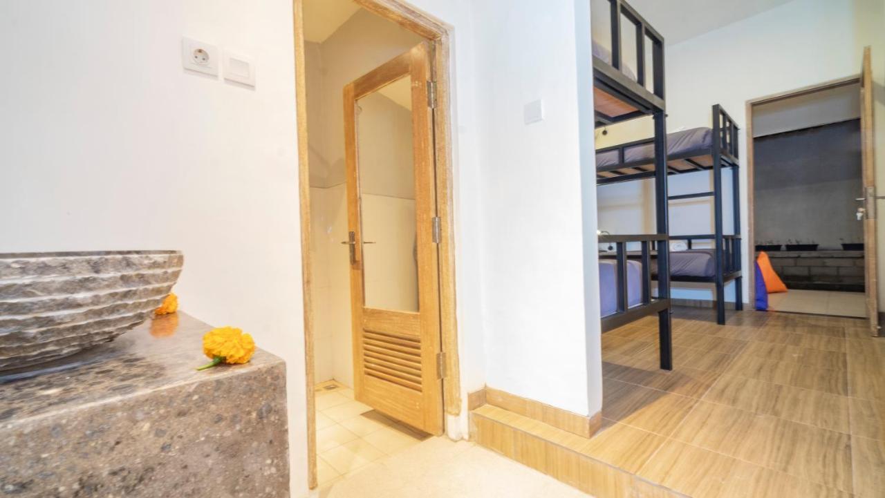 Aura Dormitory House Ubud Extérieur photo